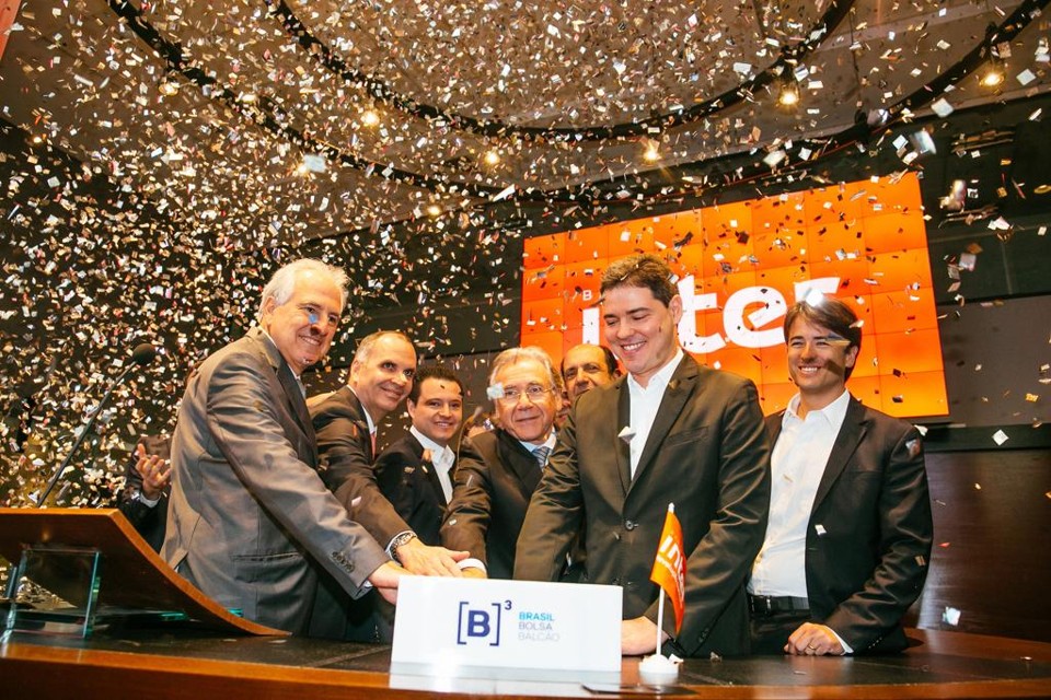Representantes do Banco Inter na cerimônia de abertura de capital, na B3. | B3/Divulgação