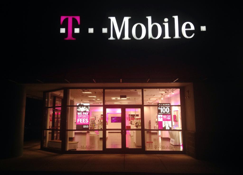 Fachada de uma loja da T-Mobile. | Mike Mozart/Flickr