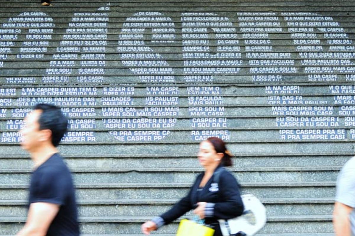 Escadaria das Faculdades Casper Líbero, em São Paulo | Divulgação