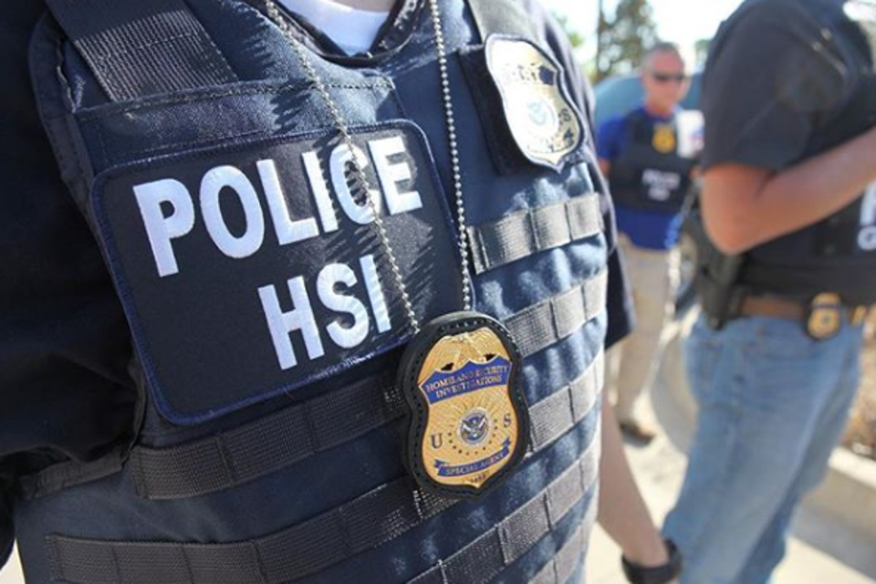 No mês de março, mais de 50 mil pessoas foram detidas em operações nas fronteiras dos Estados Unidos | Divulgação/ICE