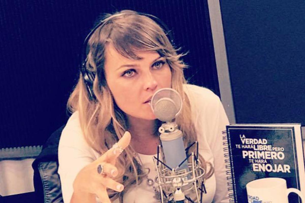 Gloria Alvarez apresenta um programa em uma rádio da Guatemala que é transmitido para a região Iberoamericana e Estados Unidos | Reprodução/Facebook