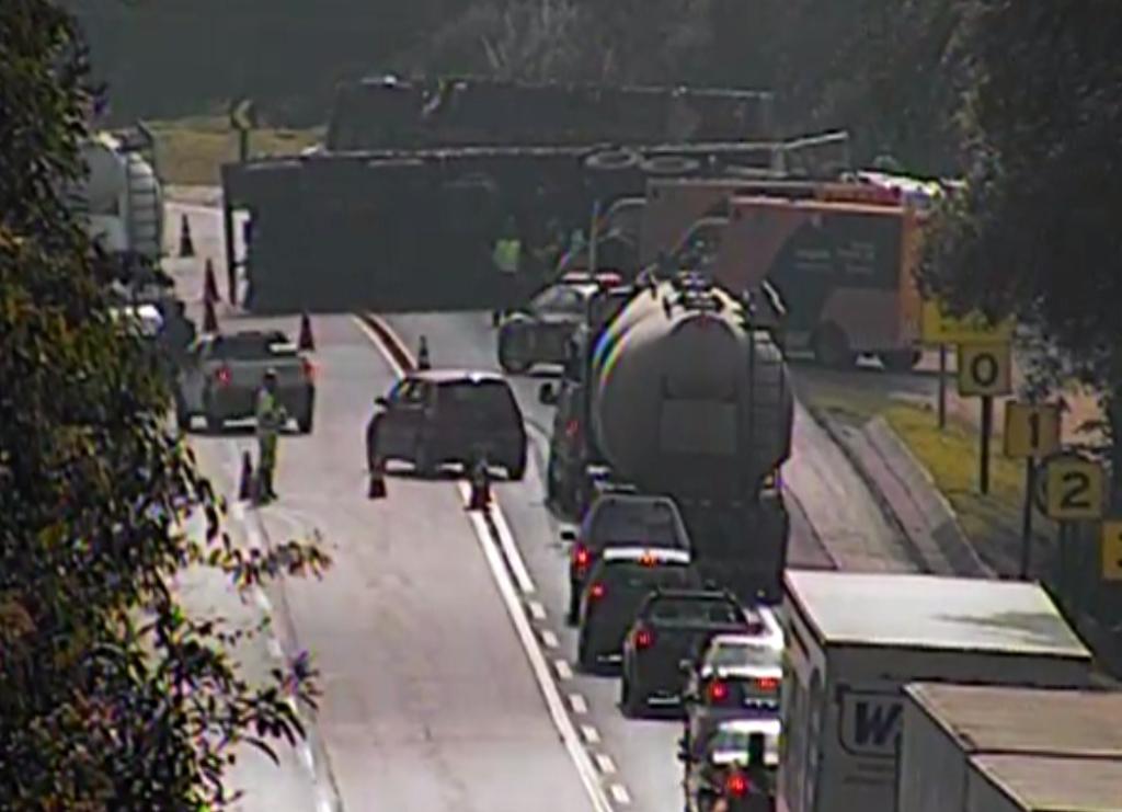 Os caminhões bloquearam parcialmente o quilômetro 148 da BR-116 | Divulgação/Planalto Sul