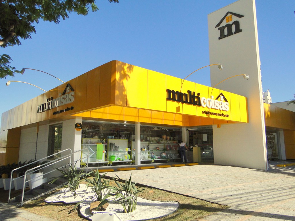 Unidade de rua da Multicoisas pode chegar a 140 metros quadrados. Investimento inicial para abrir uma franquia da marca é de R$ 657 mil.