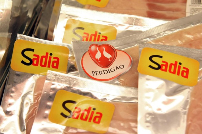 Empresa é maior exportadora de frangos do mundo | /Daniel Castellano / Gazeta do Povo