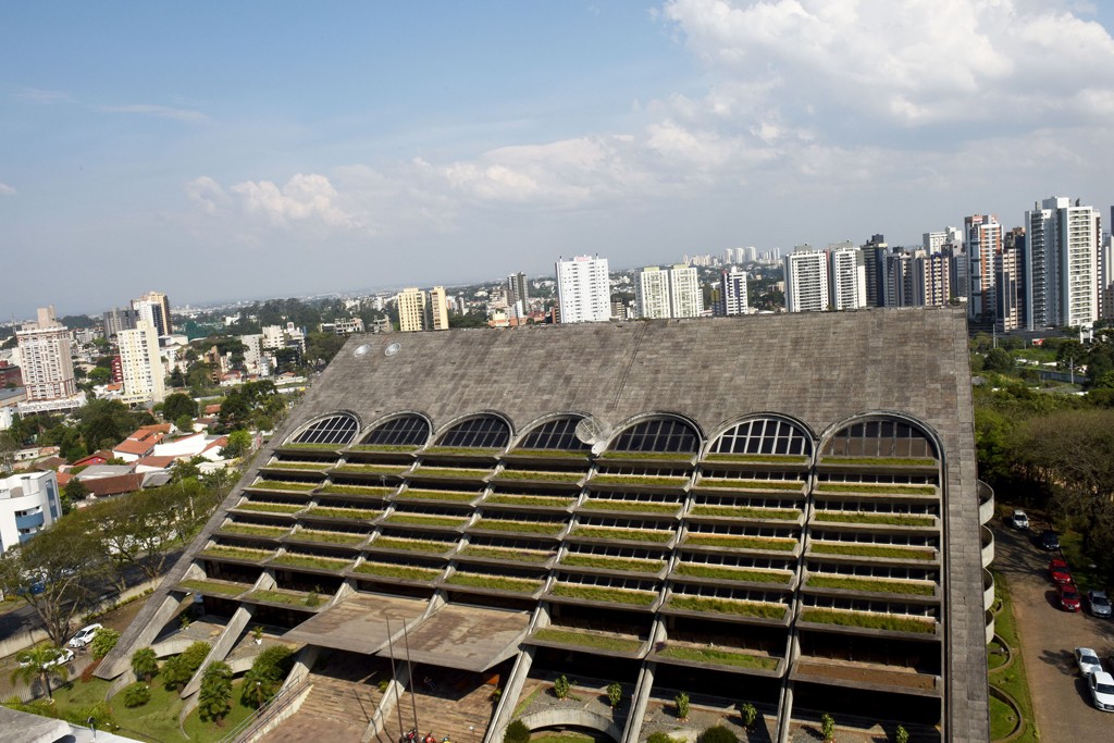 Prédio sede da Emater, em Curitiba