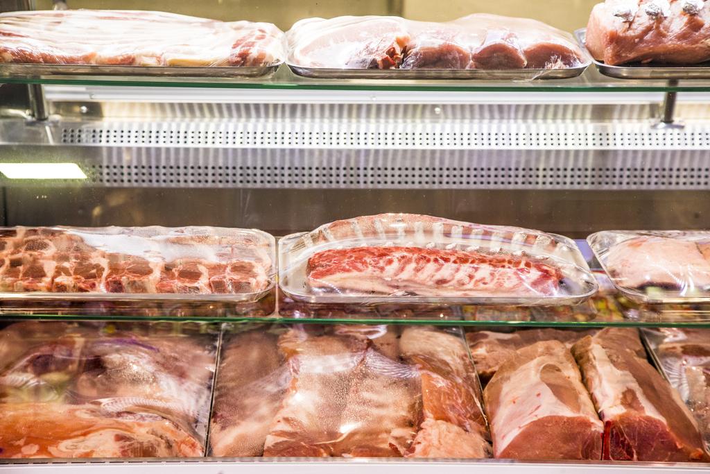 Marfrig será a segunda maior processadora de carne bovina do mundo, com um faturamento consolidado de R$ 43 bilhões. A primeira é a também brasileira JBS. | Hugo Harada/Gazeta do Povo