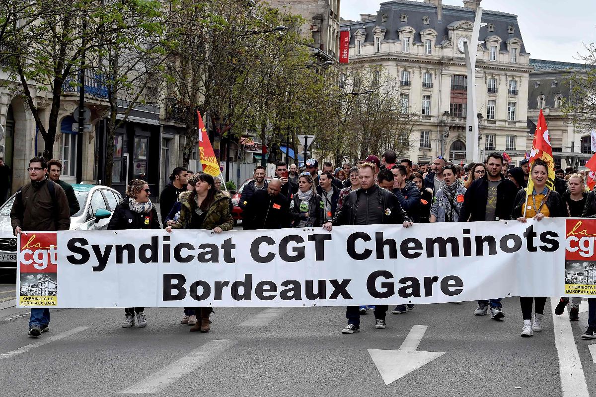 Sindicatos dos ferroviários fará dois dias de greve por semana durante três meses | GEORGES GOBETAFP