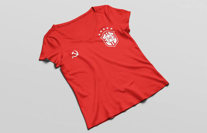 Camisa vermelha da seleção foi criada para torcedores de esquerda, conta designer | Reprodução/Facebook
