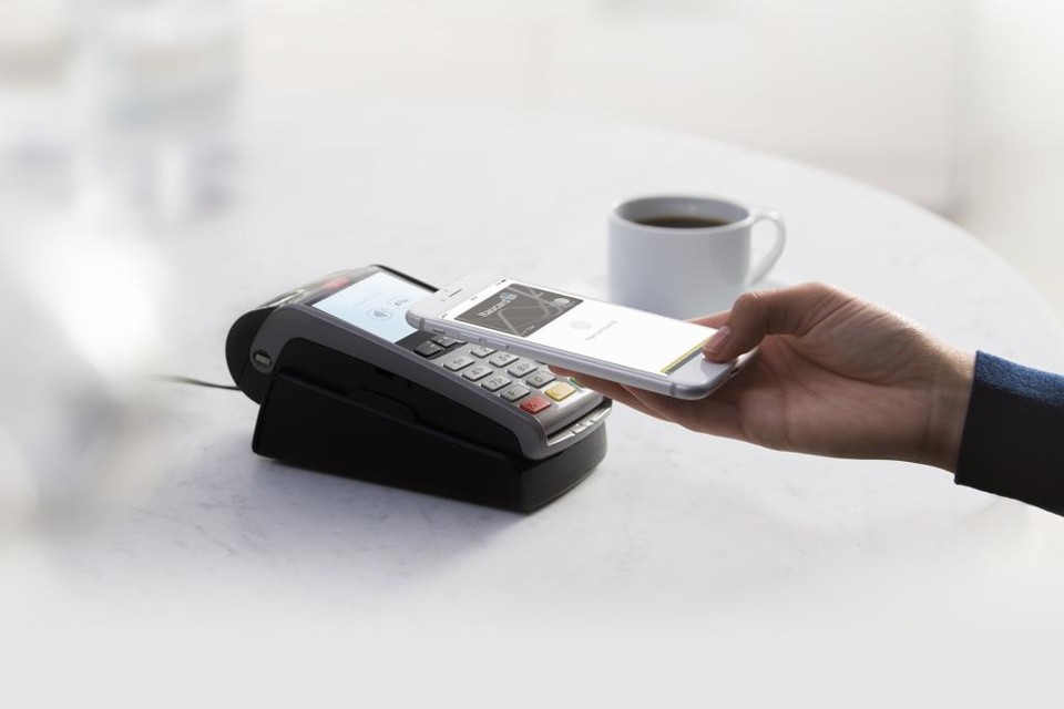 Apple Pay permite pagar com o celular. | Apple/Divulgação