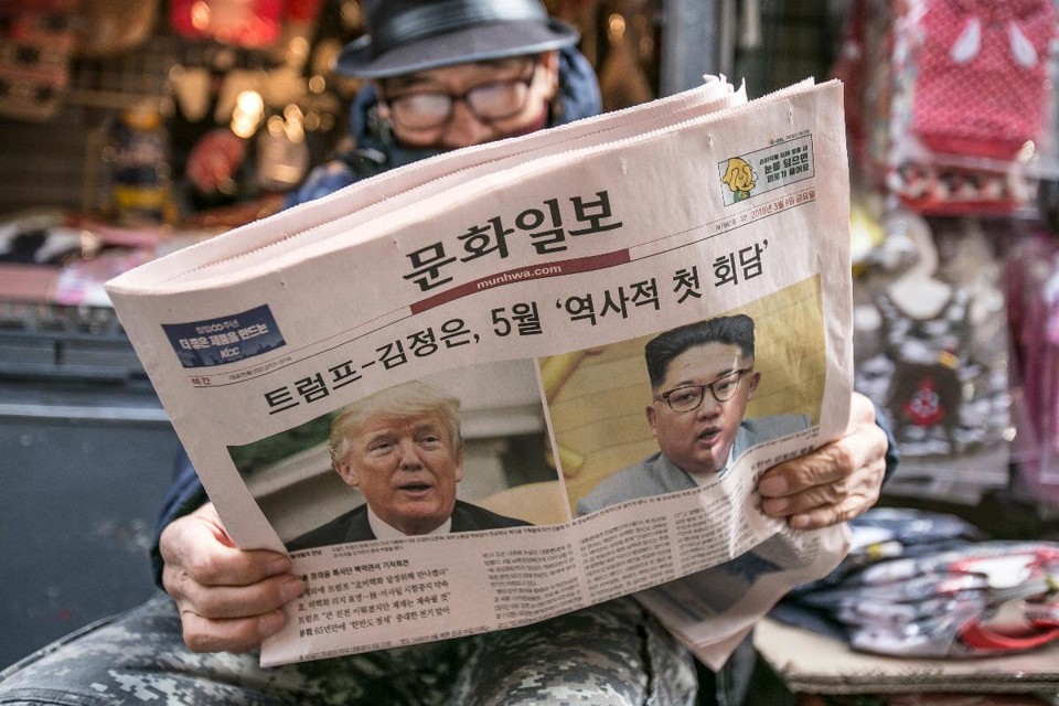 Um prêmio Nobel para Trump e Kim. Não, não é uma piada Jornal coreano traz manchete sobre as negociações de paz entre EUA e Coreia do Norte | Jean Chung/Bloomberg