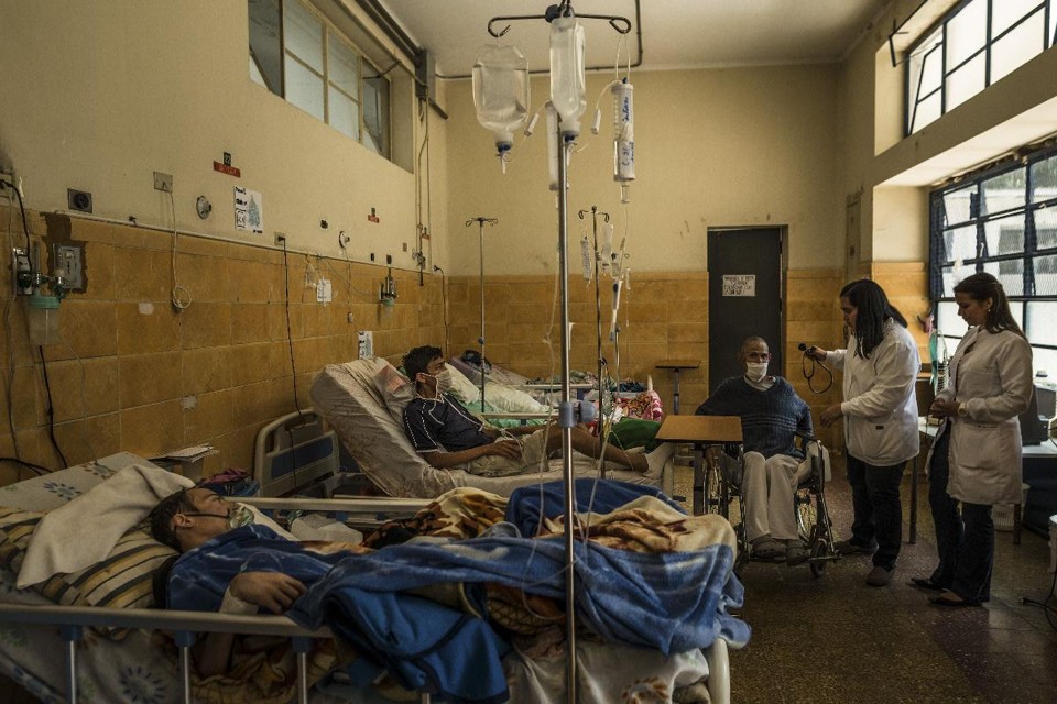 Uma alta porcentagem dos venezuelanos já pode ser portadora da tuberculose latente. Versões mais graves e mais raras da infecção estão sendo diagnosticados com mais frequência | MERIDITH KOHUT/
NYT
