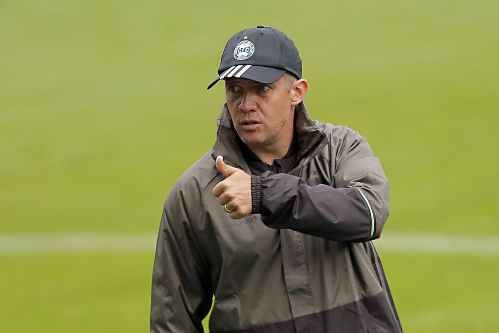 Técnico Eduardo Baptista acalmou os bastidores do Alto da Glória | Albari Rosa/Gazeta do Povo