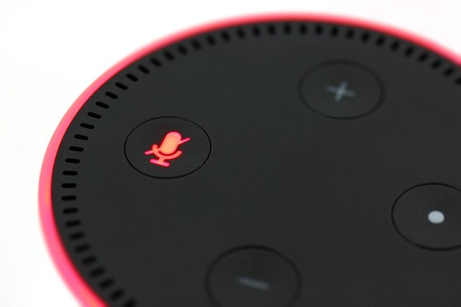 Amazon Echo com o microfone desligado. | /Pixabay