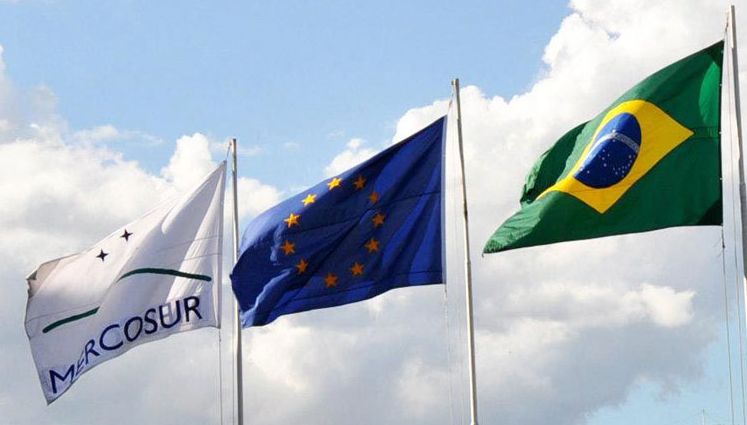 Bandeiras do Mercosul, União Europeia e do Brasil | Wikimedia Commons/Reprodução