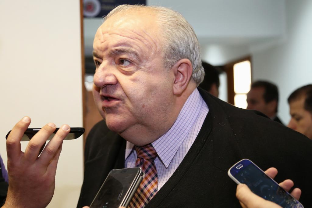 Segundo Rafael Greca, prefeitura protocolou na Justiça junto com 130 moradores um pedido para retirada do acampamento no Santa Cândida. | Chico Camargo/Câmara de Curitiba