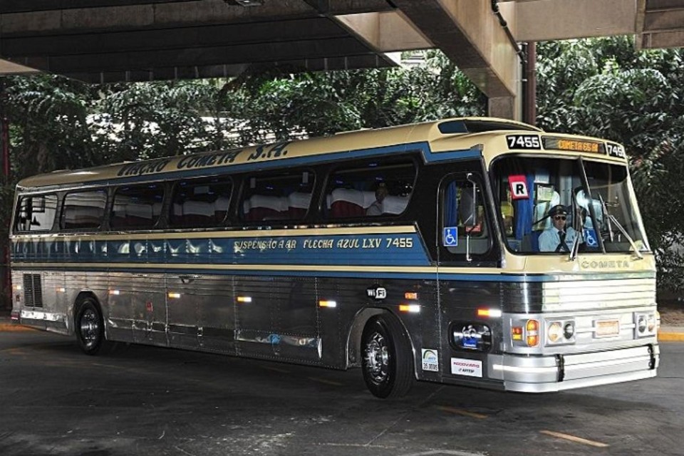 Ônibus retrô volta às estradas para reviver viagens nostálgicas | Divulgação Facebook