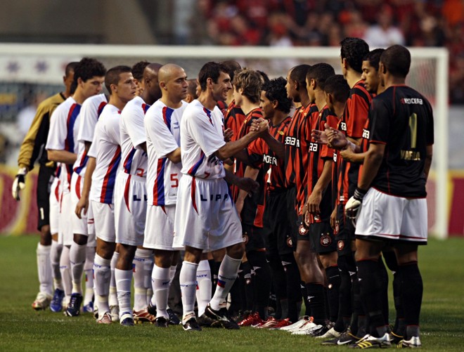 Imagem do último duelo entre Atlético e Paraná pela Primeira Divisão. | Albari Rosa/Gazeta do Povo