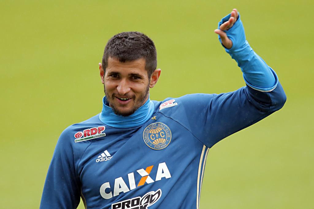 Bruno Moraes prometeu mais gols com a camisa alviverde na Série B | Albari Rosa/Gazeta do Povo