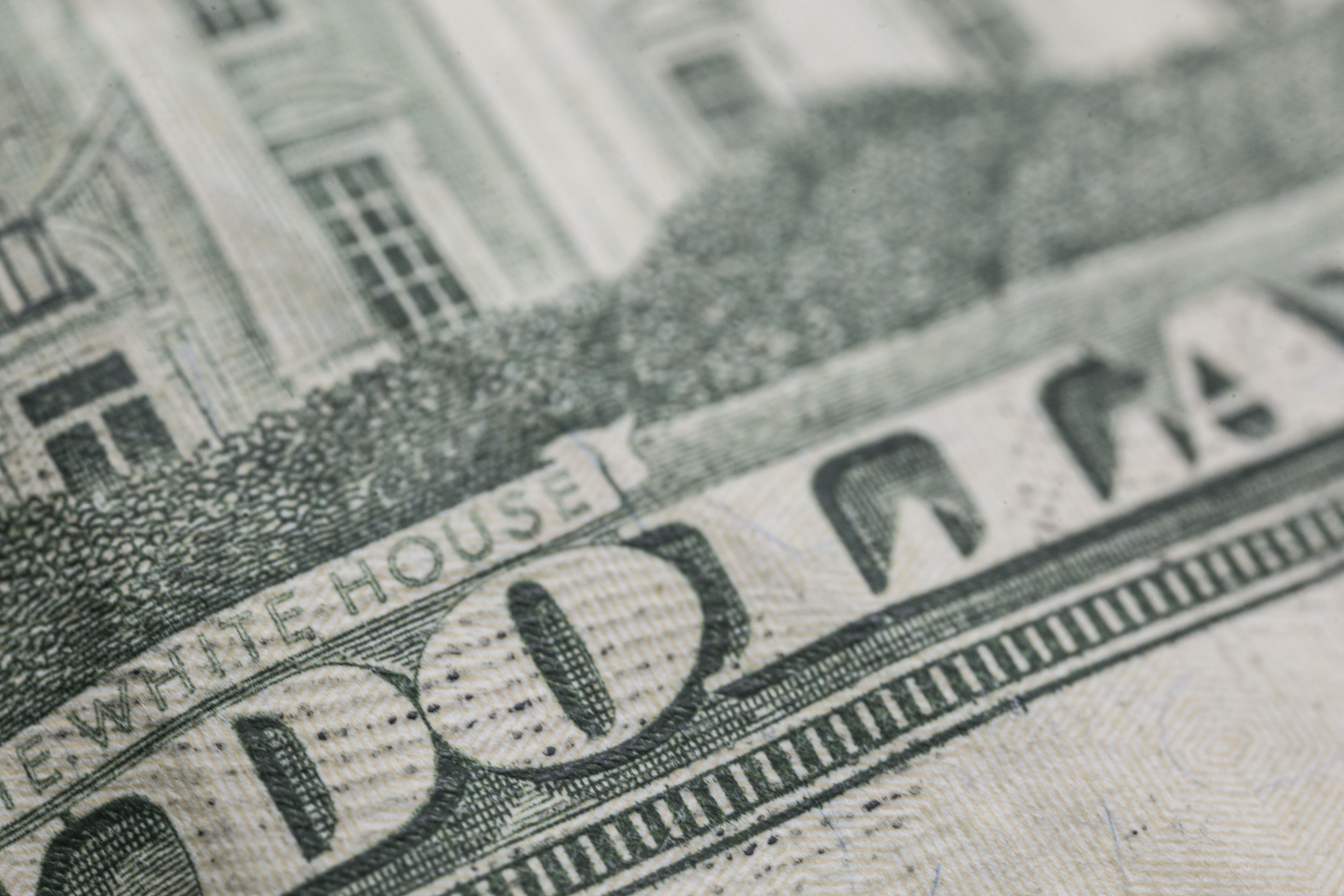 A valorização do dólar ocorreu após o banco central americano indicar que pode promover uma alta adicional de juros nos Estados Unidos neste ano. | Marcelo Andrade/Gazeta do Povo