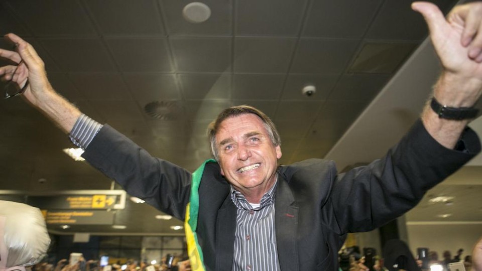 Paraná Pesquisas: Bolsonaro lidera cenário sem Lula, seguido por Marina e Barbosa | Marcelo Andrade/Gazeta do Povo