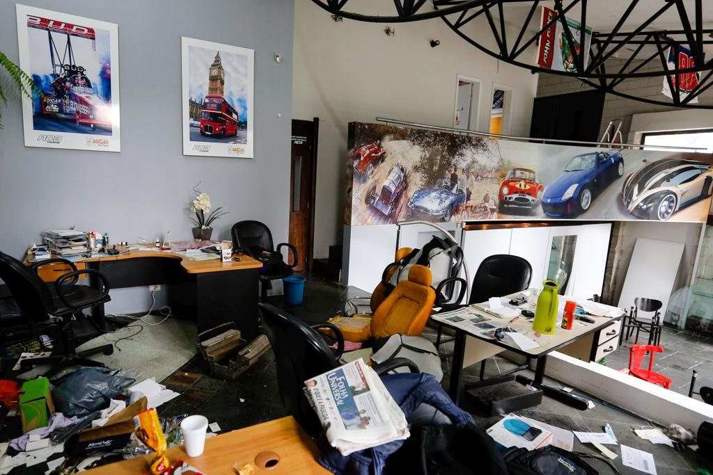 Escritório de Rogério Casagrande arrombado em  fevereiro: desgosto por ter fechado a loja pode ter causado enfarte no comerciante. | Marco Charneski/Tribuna do Parana