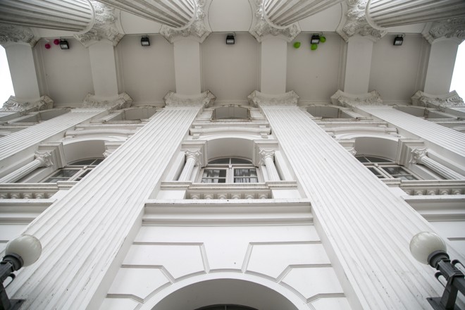 Fachada d prédio histórico da UFPR, na praça Santos Andrade, no Centro de Curitiba. | Marcelo Andrade/Gazeta do Povo