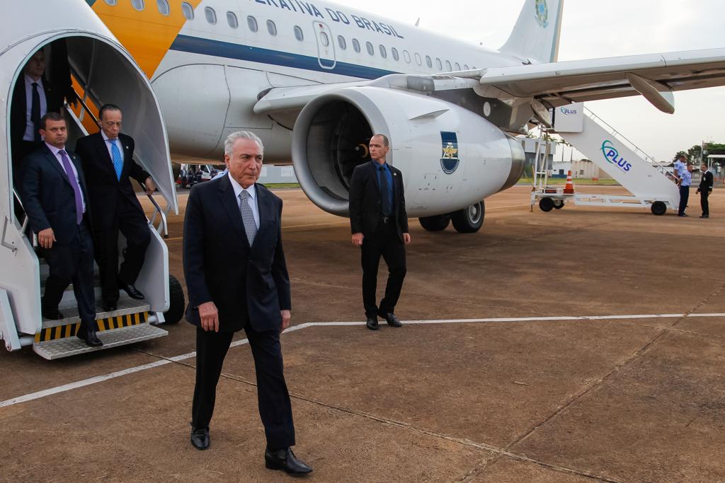 Michel Temer desembarcando no aeroporto de Ribeirão Preto em março | Beto Barata/PR