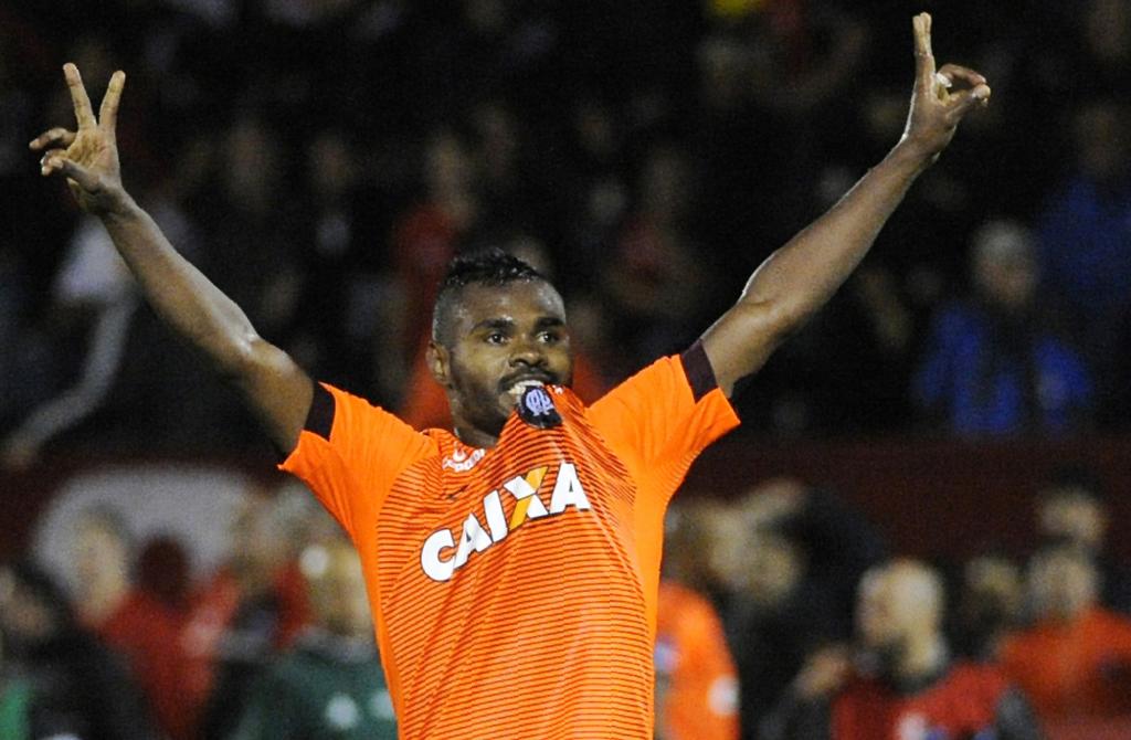 Atacante Nikão, do Atlético-PR | MARCELO MANERA/AFP
