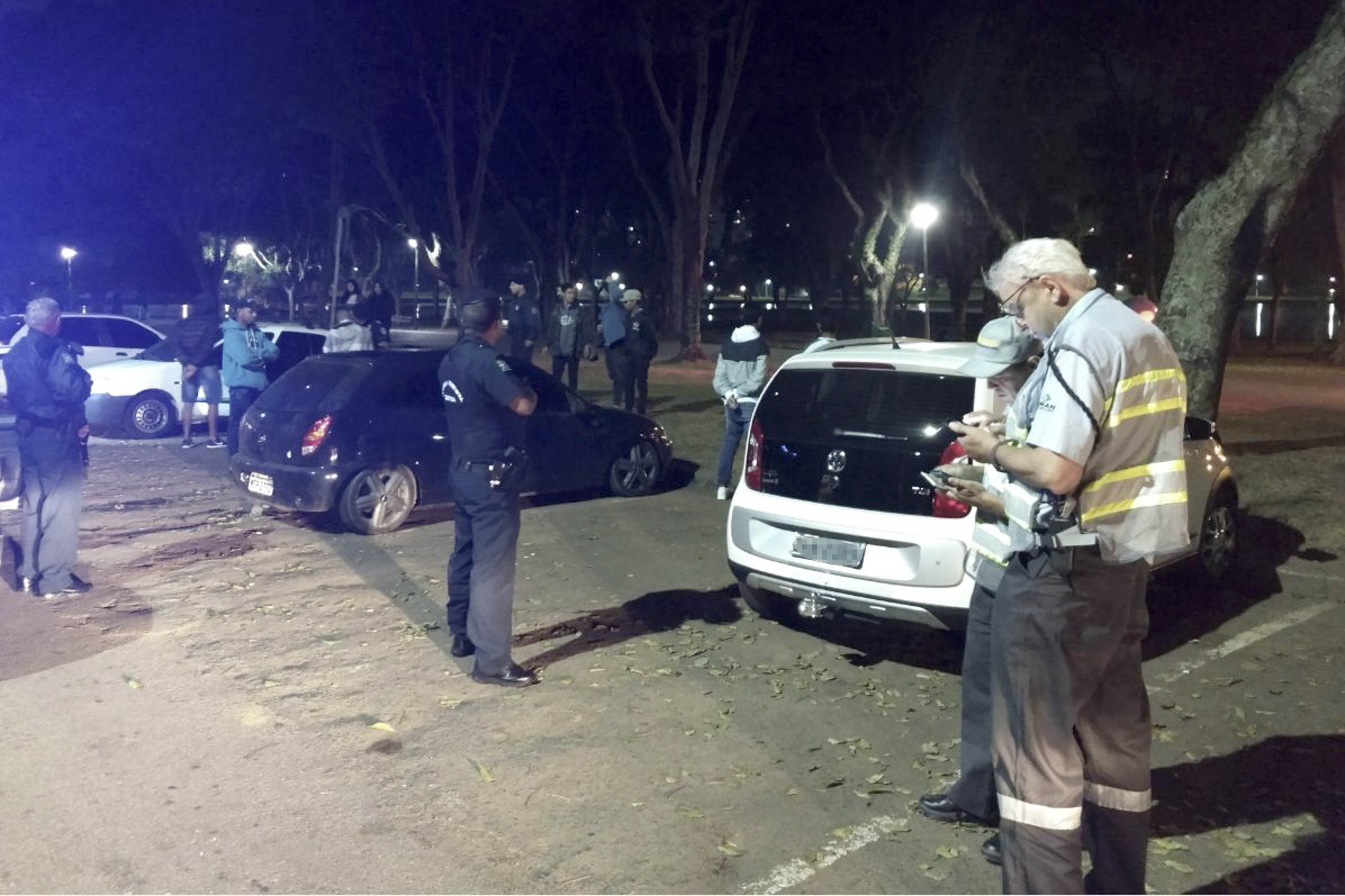 Agentes do Setran e Guarda Municipal participaram das blitze no Barigui nos três últimos finais de semana. | Prefeitura de Curitiba/