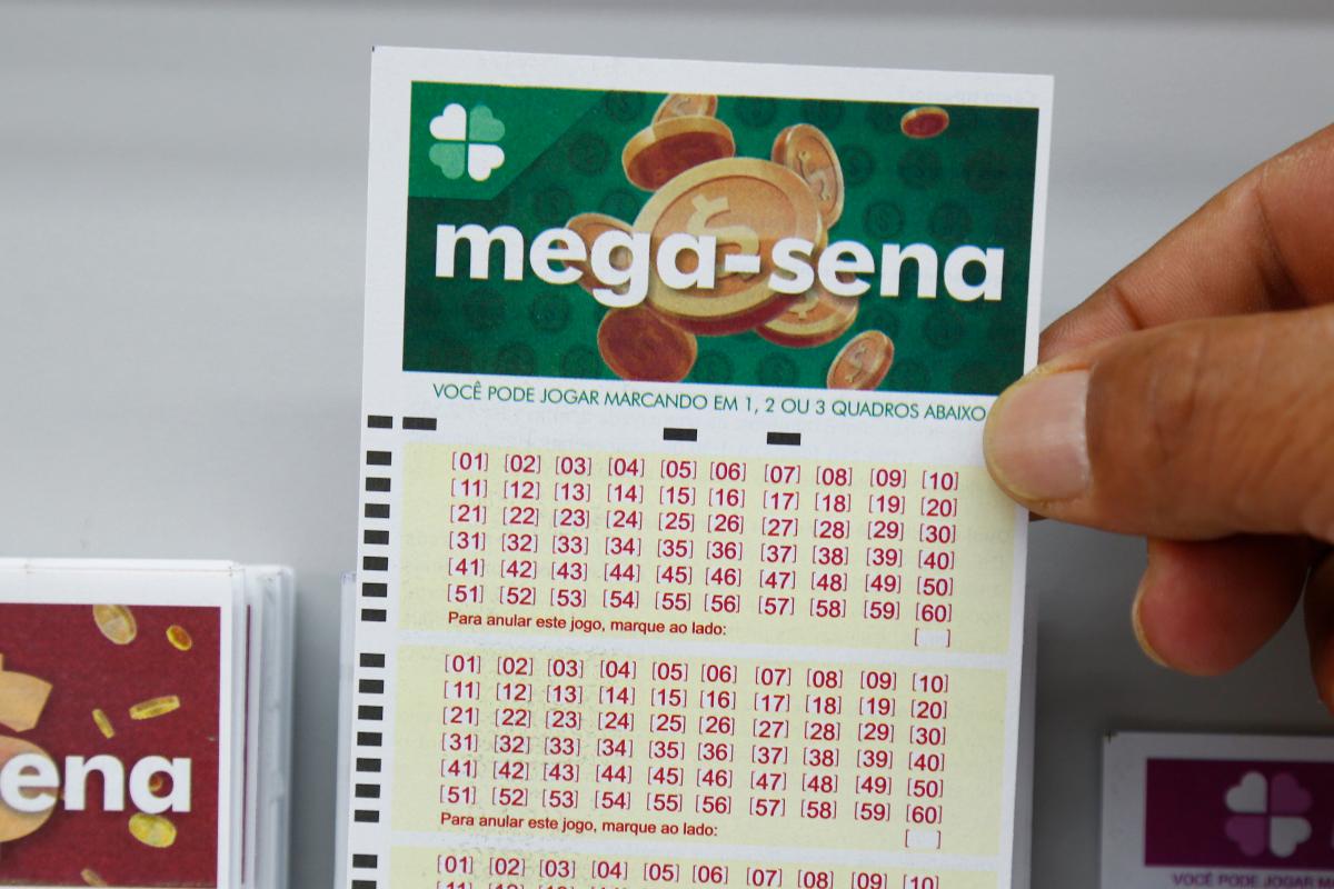 Os números sorteados foram 06 - 09 - 41 - 54 - 56 - 58 | Aniele Nascimento/Gazeta do Povo