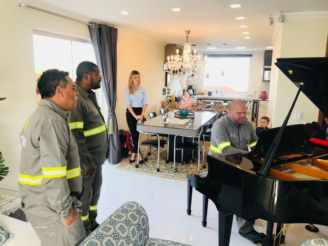 | Colaboração/Robert de Carvalho