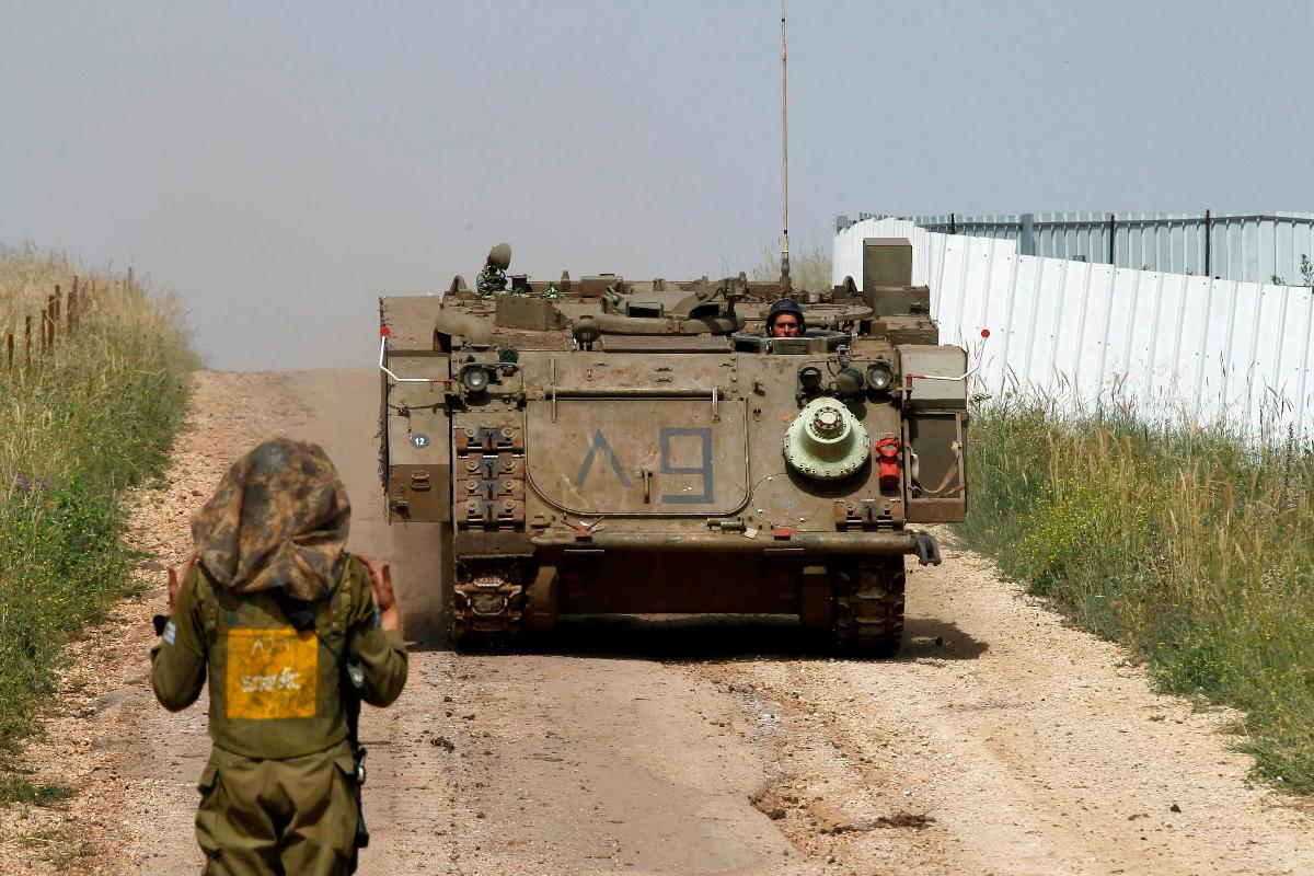 Tanque israelense nas colinas de Golã, fronteira entre Síria e Israel | JALAA MAREYAFP