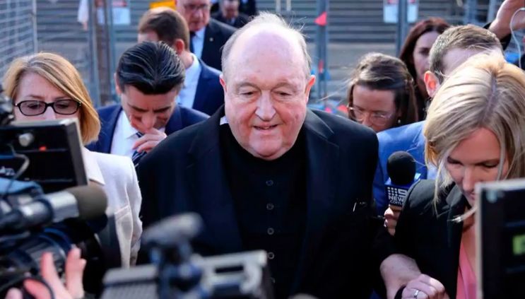 Philip Wilson, 67 anos, se diz inocente e sofre Mal de Parkinson | Reprodução/YouTube