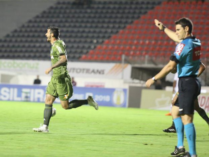 O atacante Bruno Moraes faz o seu primeiro gol com a camisa do Coritiba. | Divulgação/Coritiba