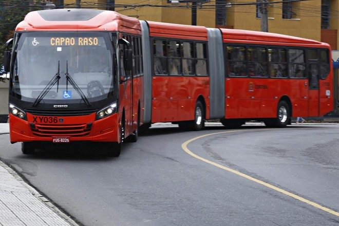 Ônibus em Curitiba deverá operar normalmente. | Aniele Nascimento/Gazeta do Povo