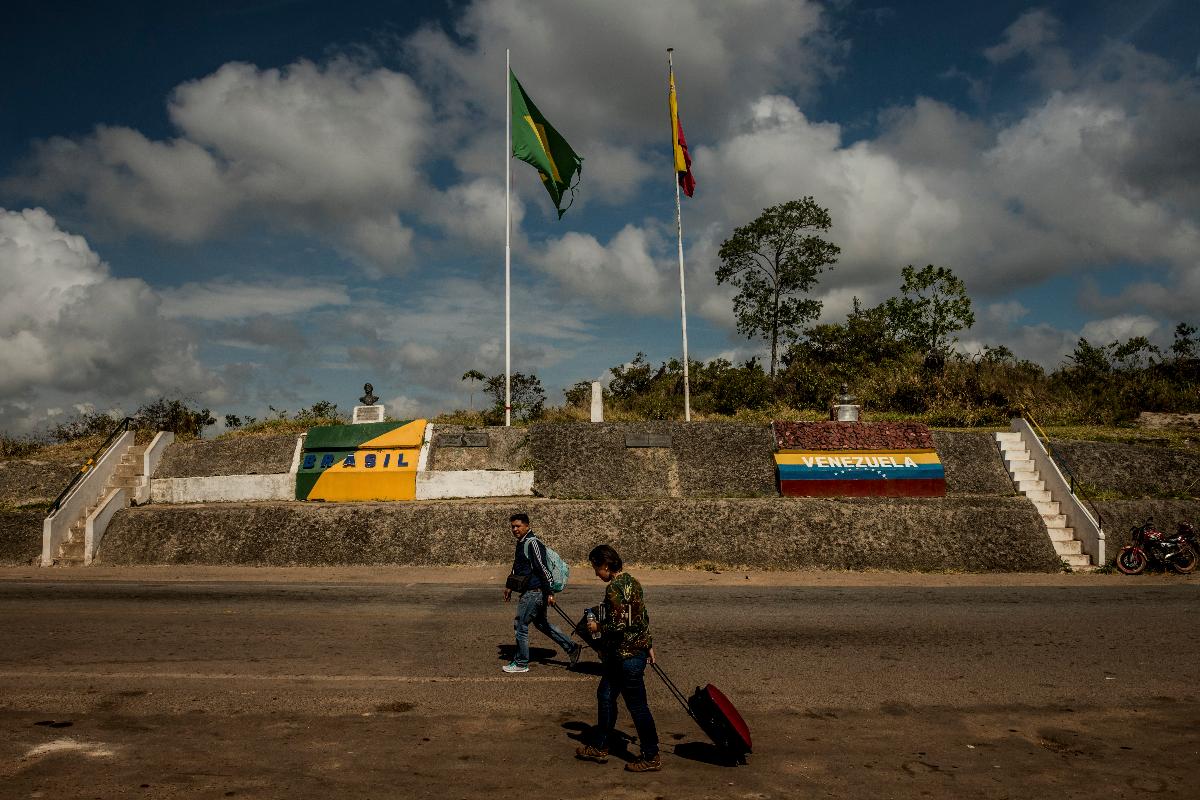 Nos primeiros meses deste ano, cinco mil venezuelanos deixavam sua terra natal diariamente, muitos deles em direção ao Brasil | MERIDITH KOHUTNYT