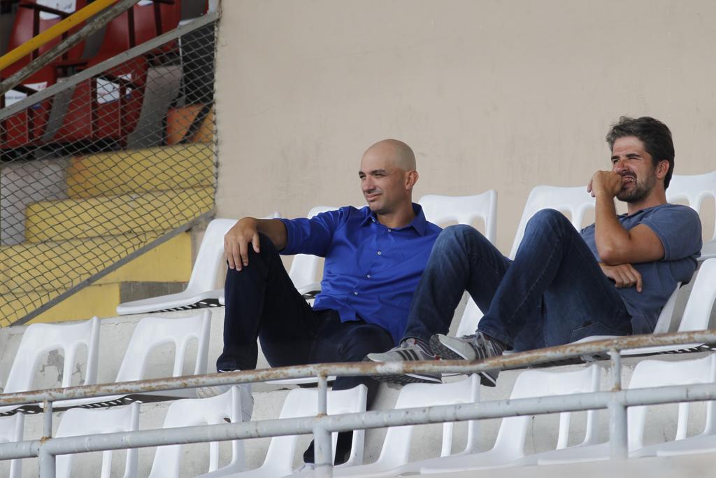 Rodrigo Pastana ao lado do ex-goleiro e gerente Marcos | Daniel Caron/Gazeta do Povo