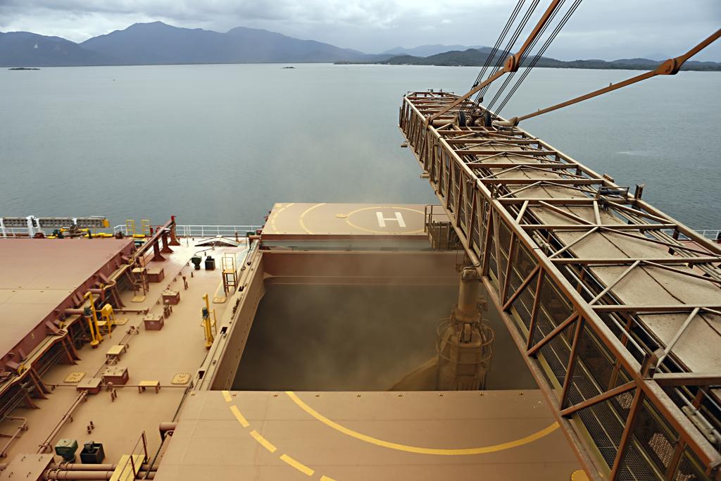 Desde segunda-feira,  Porto de Paranaguá deixou de receber 70 mil toneladas diárias de soja. | Albari  Rosa/Gazeta do Povo