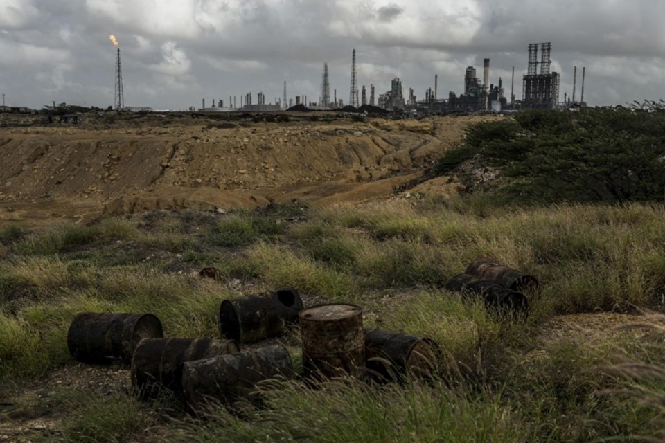 Refinaria em Los Taques, na Venezuela, em dezembro de 2017 | MERIDITH KOHUTNew York Times