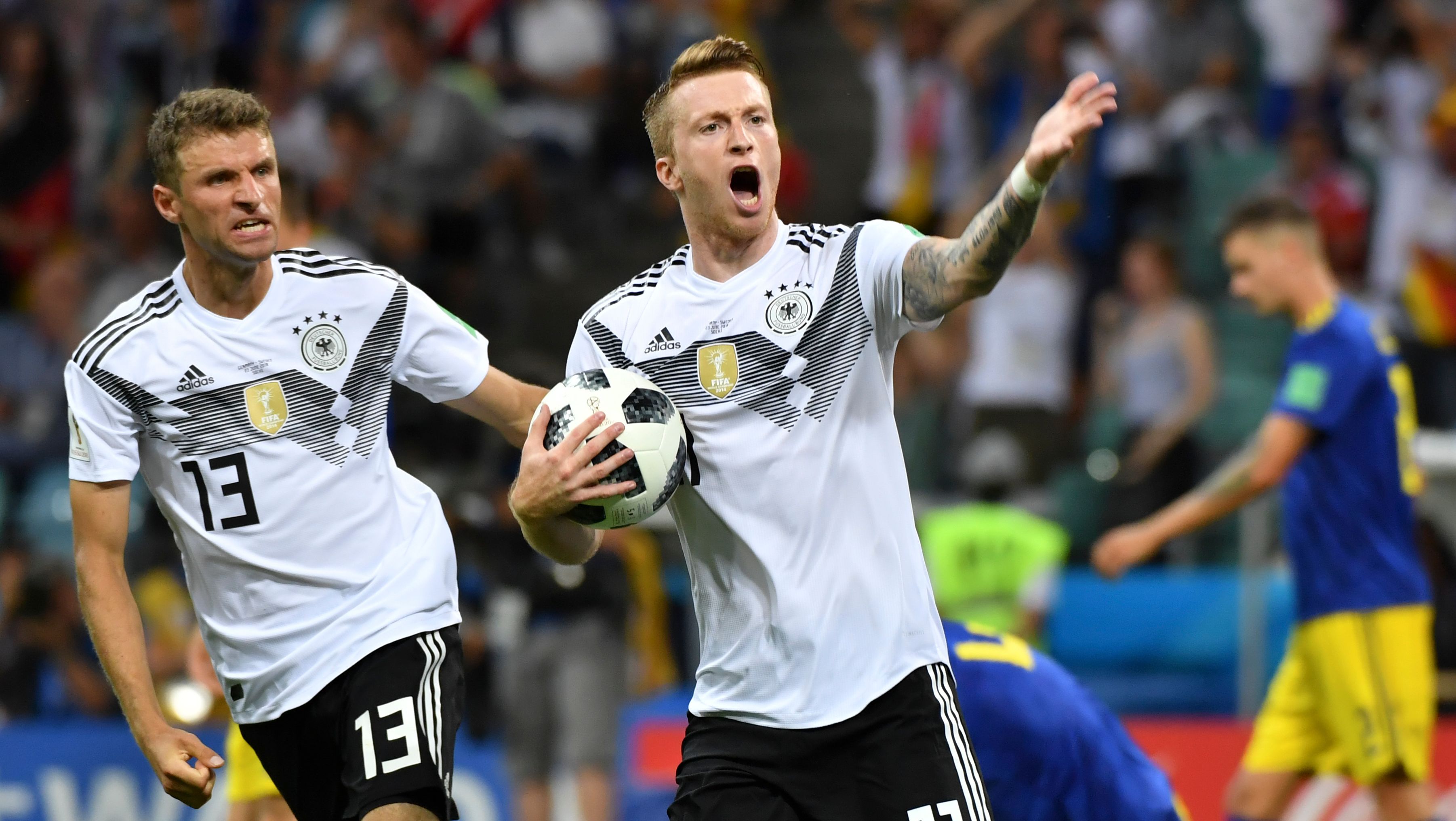 Marco Reus comemora o gol de empate da Alemanha contra a Suécia | NELSON ALMEIDA/AFP
