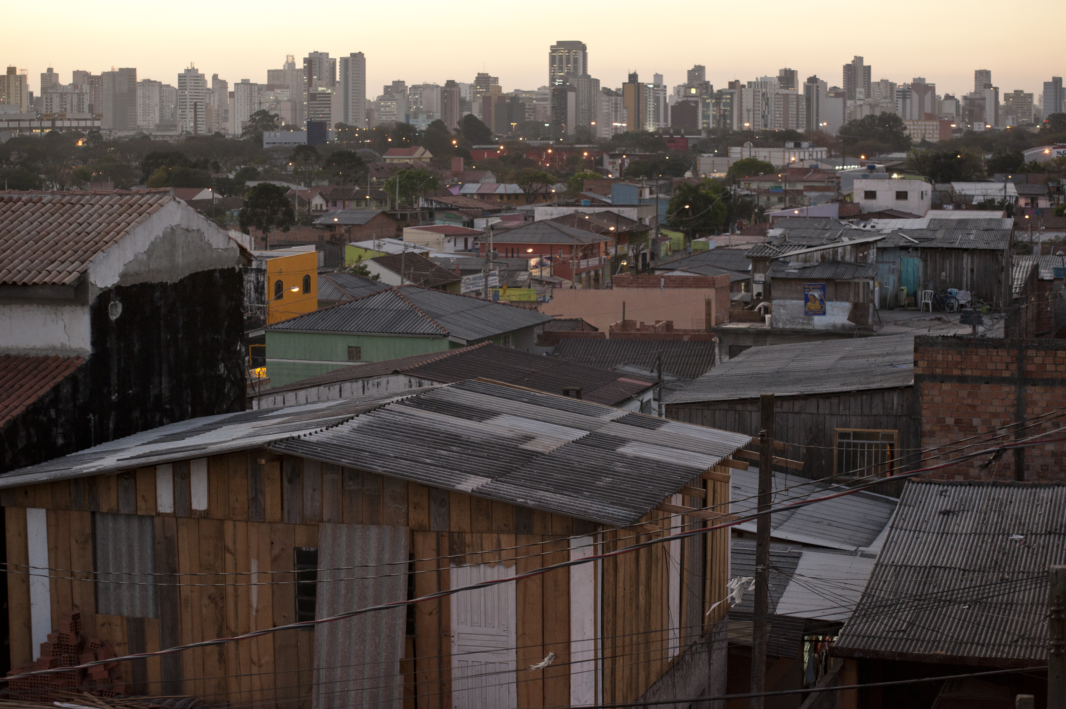 De um lado um país cheio de desigualdades que exige cautela; de outro, uma economia de ativos “baratos” e de perspectiva de lucro para investidores. | Marcelo Andrade/Marcelo Andrade / agencia de not