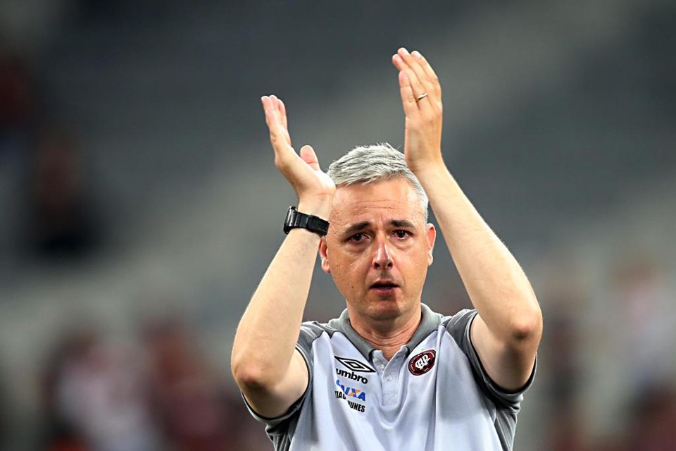 Tiago Nunes comemora vitória na Baixada pela equipe alternativa durante o Estadual. | Albari Rosa/Gazeta do Povo
