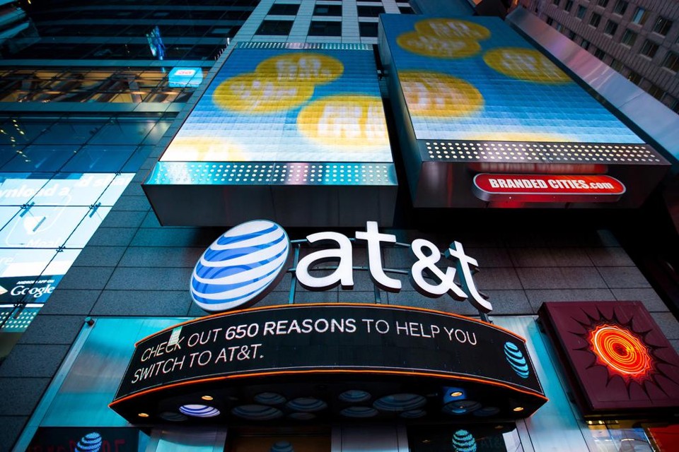 Fachada de uma loja da AT&T. | Michael Nagle/Bloomberg