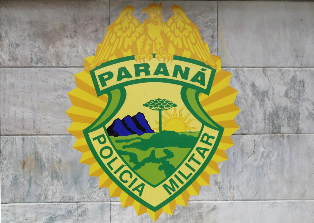 Polícia Militar mobilizou até o helicóptero da corporação, mas mesmo assim não encontrou a viatura roubada. | Aniele Nascimento/Gazeta do Povo