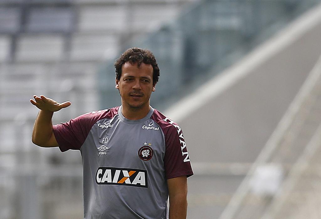 O técnico Fernando Diniz é motivo de discórdia entre os atleticanos. | Jonathan Campos/Gazeta do Povo