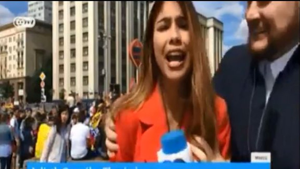 Julieth González Therán é vítima de violência masculina e pediu respeito nas redes sociais. | /Reprodução DW