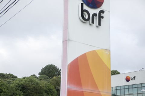 BRF fecha linha de produção que abatia 25 mil perus por dia A suspensão da produção em Mineiros encerra um ciclo de 11 anos de atividade que mudou a realidade deste município do interior de Goiás. | Marcelo Andrade/Gazeta do Povo