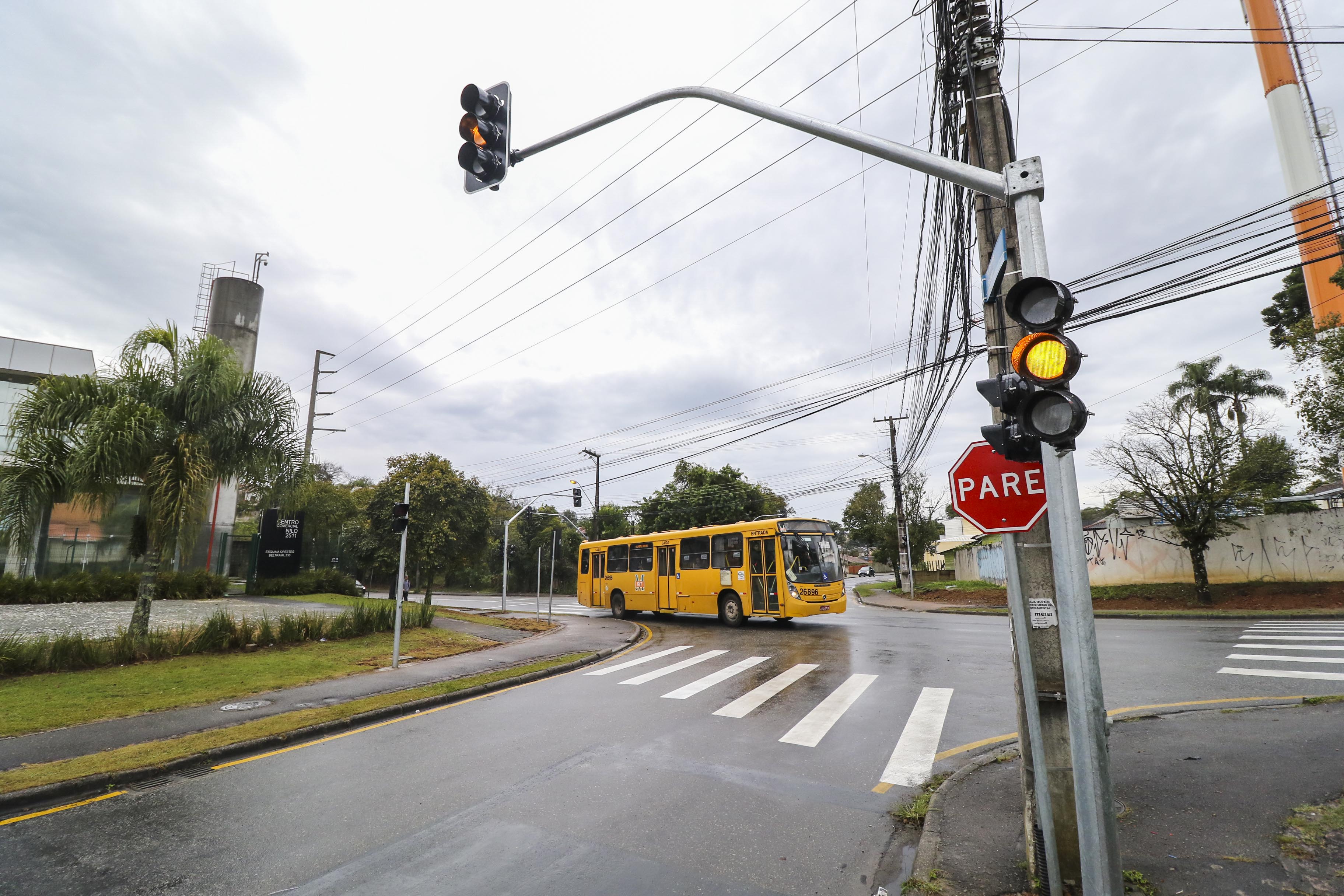Semáforo na esquina das ruas Nilo Peçanha com Orestes Beltrami, no Bom Retiro: demanda dos moradores desde o início do binário. | Daniel Castellano/SMCS