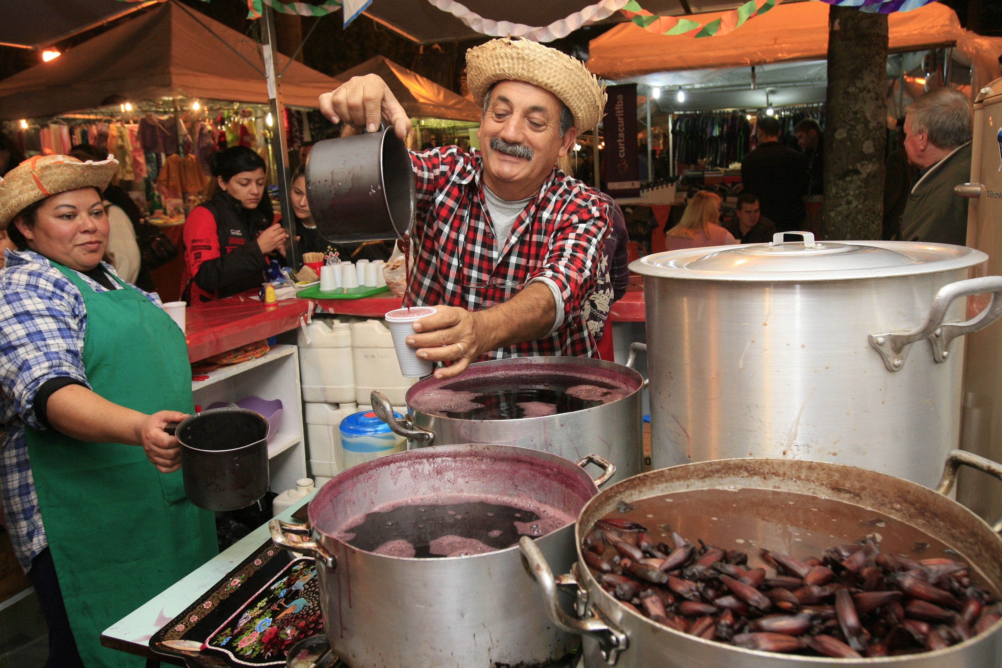 Os eventos acontecem nas praças Osório e Santos Andrade, no Centro de Curitiba | Marcelo Elias
/Gazeta do Povo