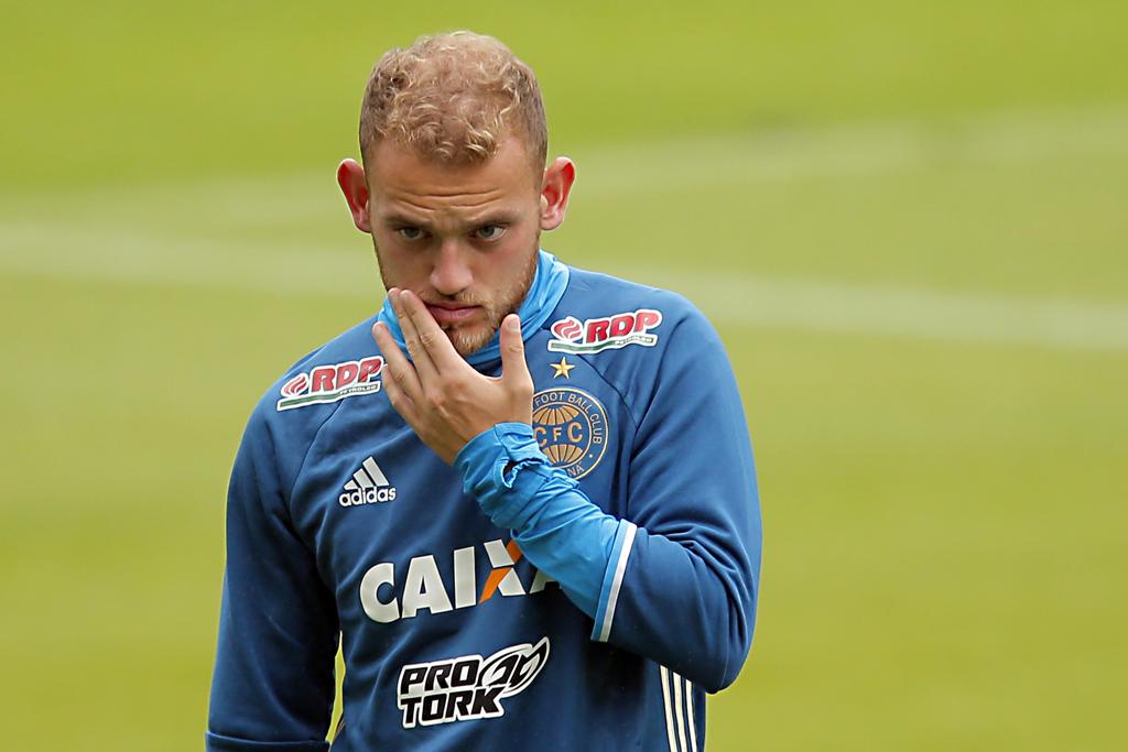 Julio Rusch brilhou no início do ano, mas perdeu espaço no time principal do Coritiba no decorrer da temporada. | Albari Rosa/Gazeta do Povo